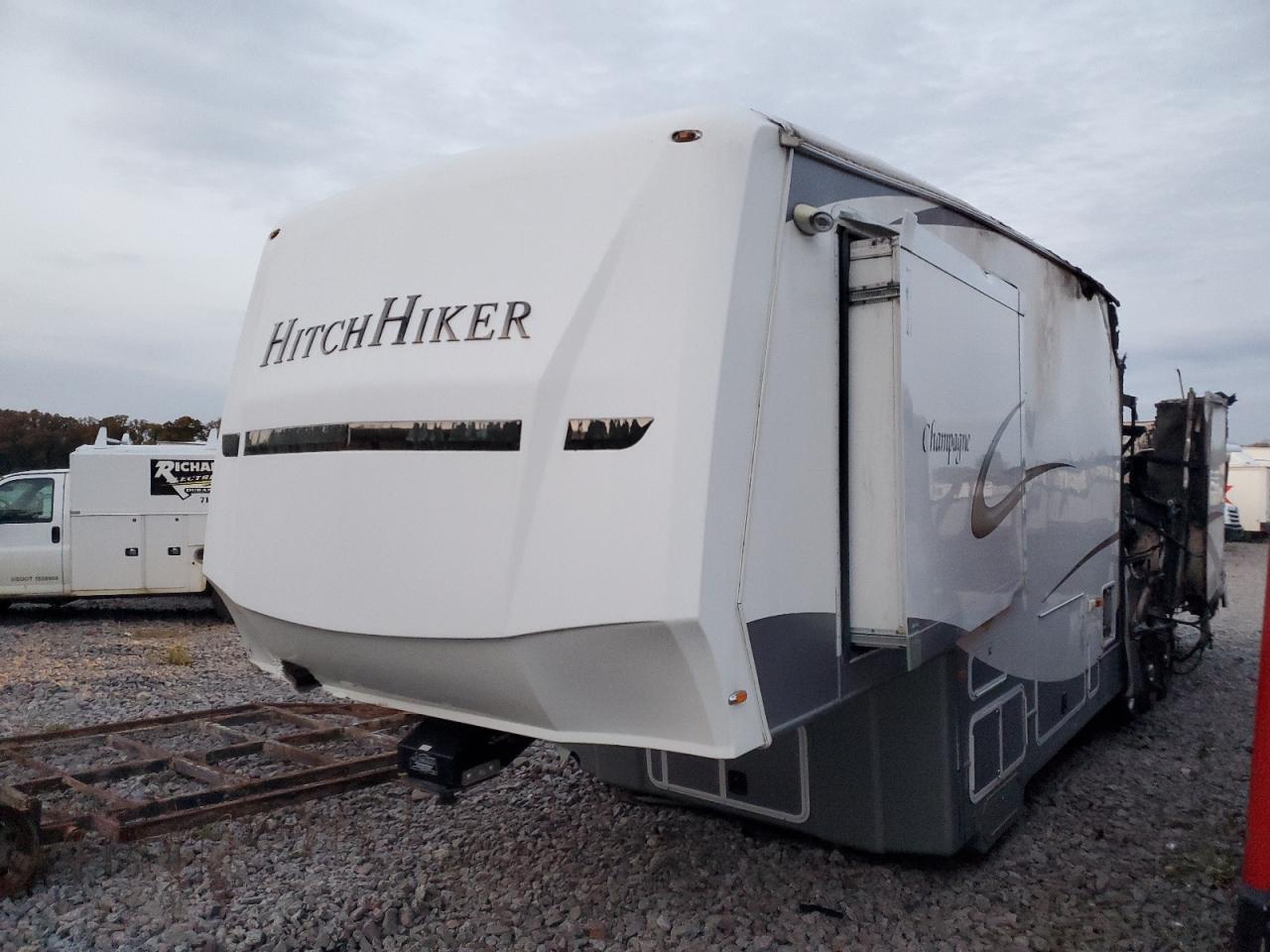 Lot #3276384678 2012 HITCHHIKER TRAV TRAIL