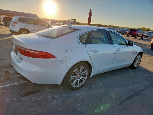 2017 JAGUAR XF PREMIUM SAJBJ4BV4HCY40364