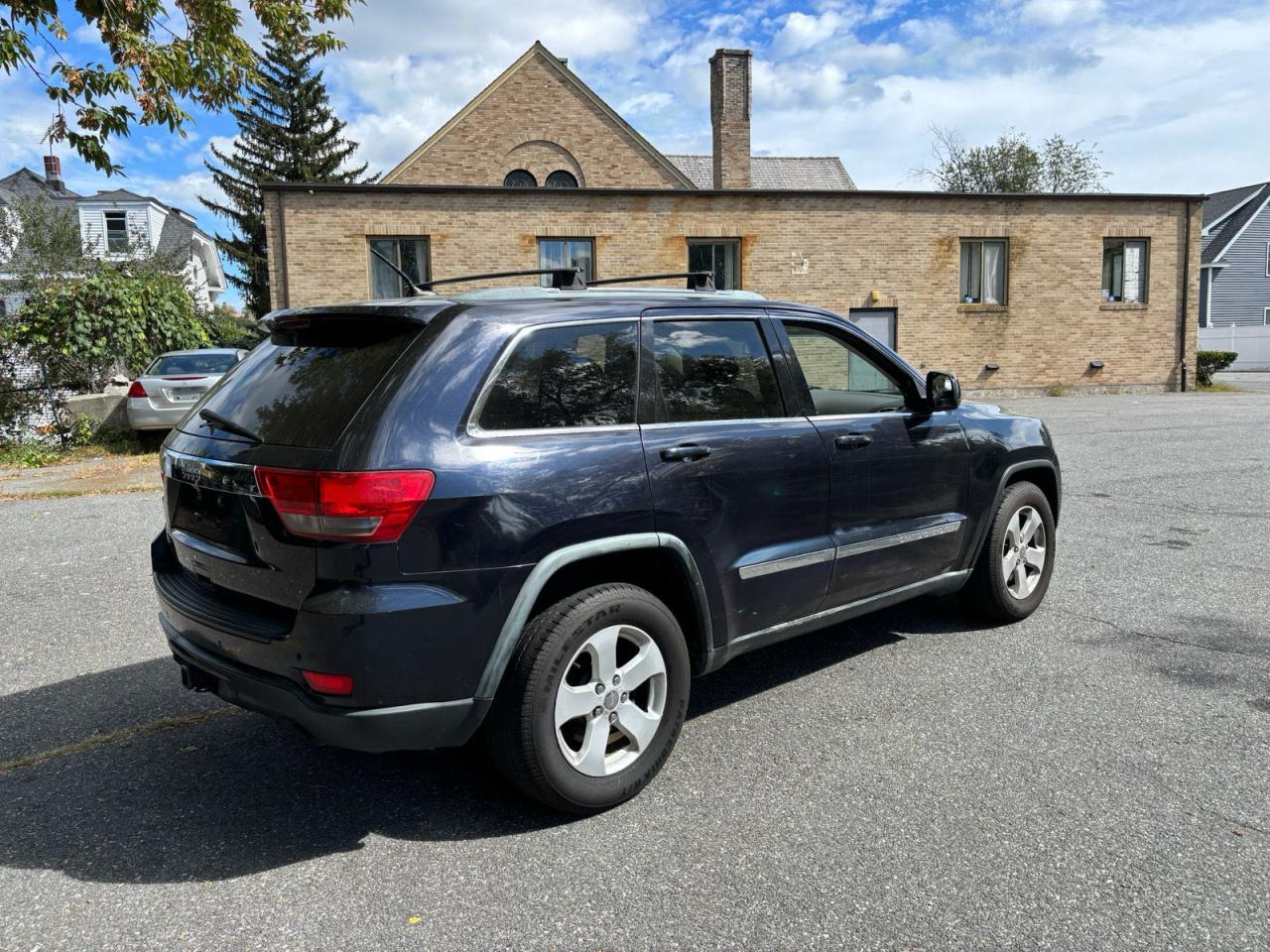 JEEP GRAND CHEROKEE LAREDO