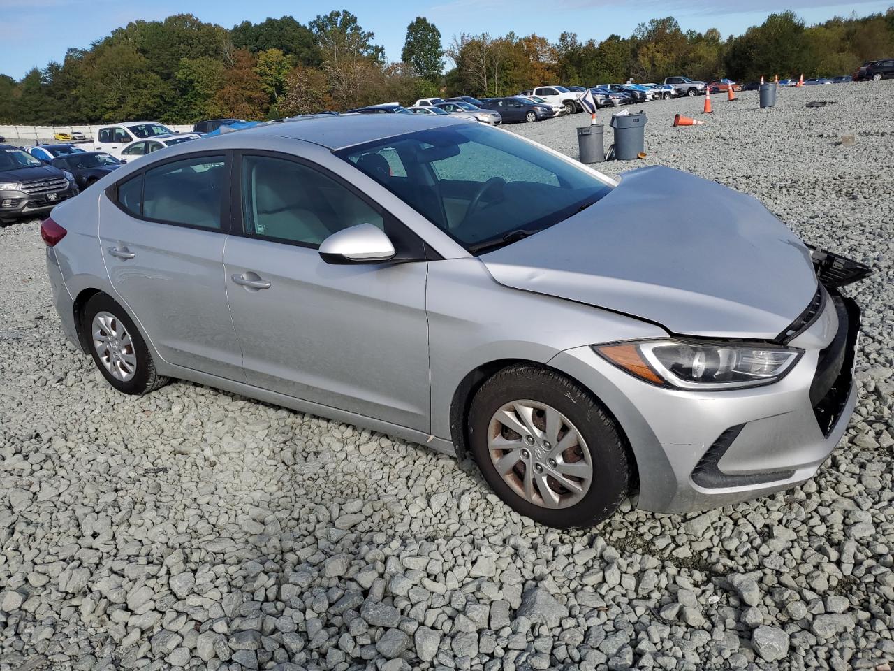 HYUNDAI ELANTRA SE