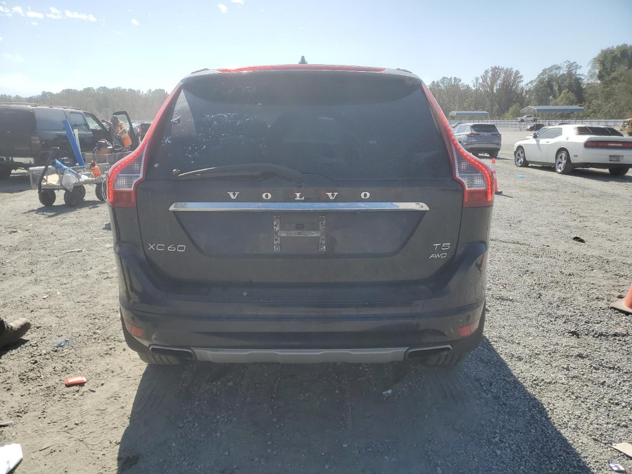 VOLVO XC60 T5 INSCRIPTION