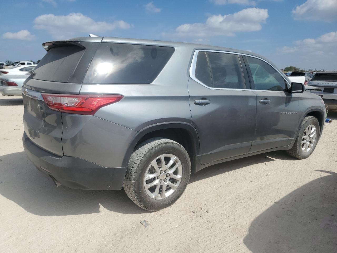 CHEVROLET TRAVERSE LS