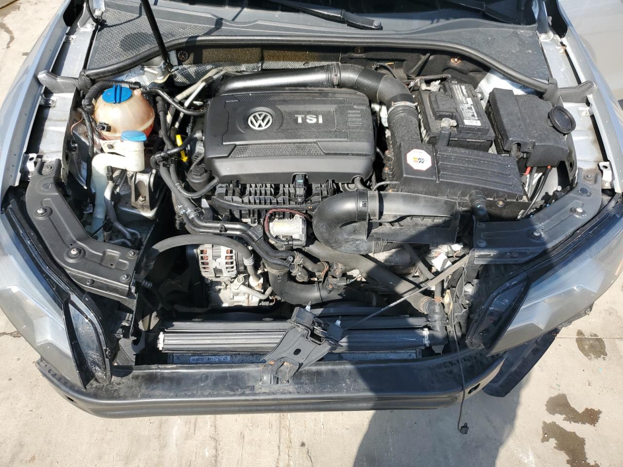 VOLKSWAGEN PASSAT SE