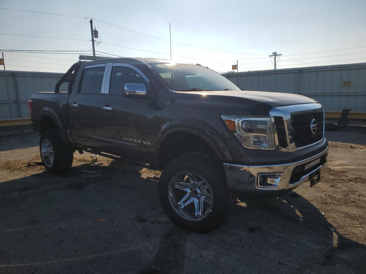 NISSAN TITAN SV