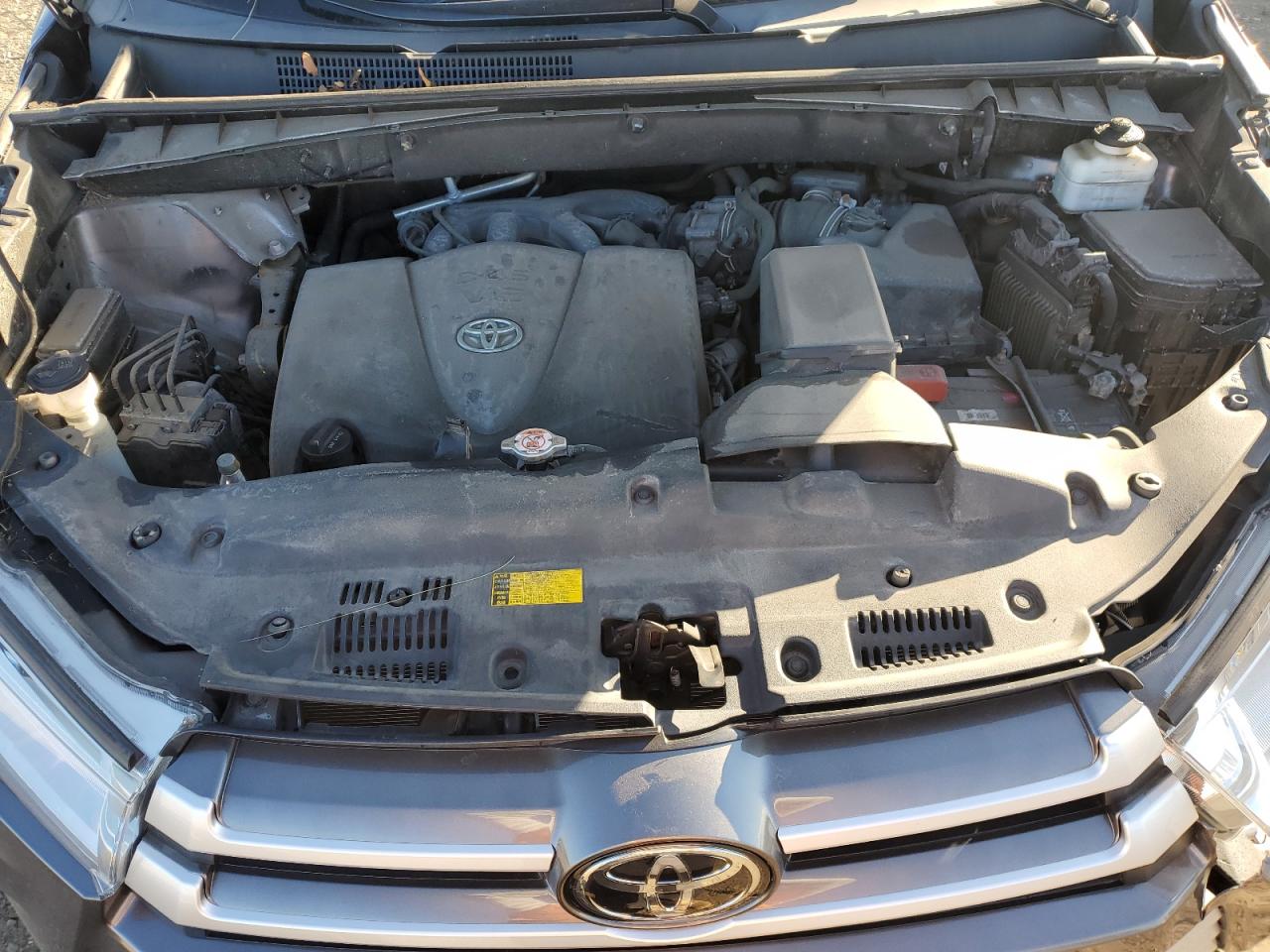 TOYOTA HIGHLANDER SE