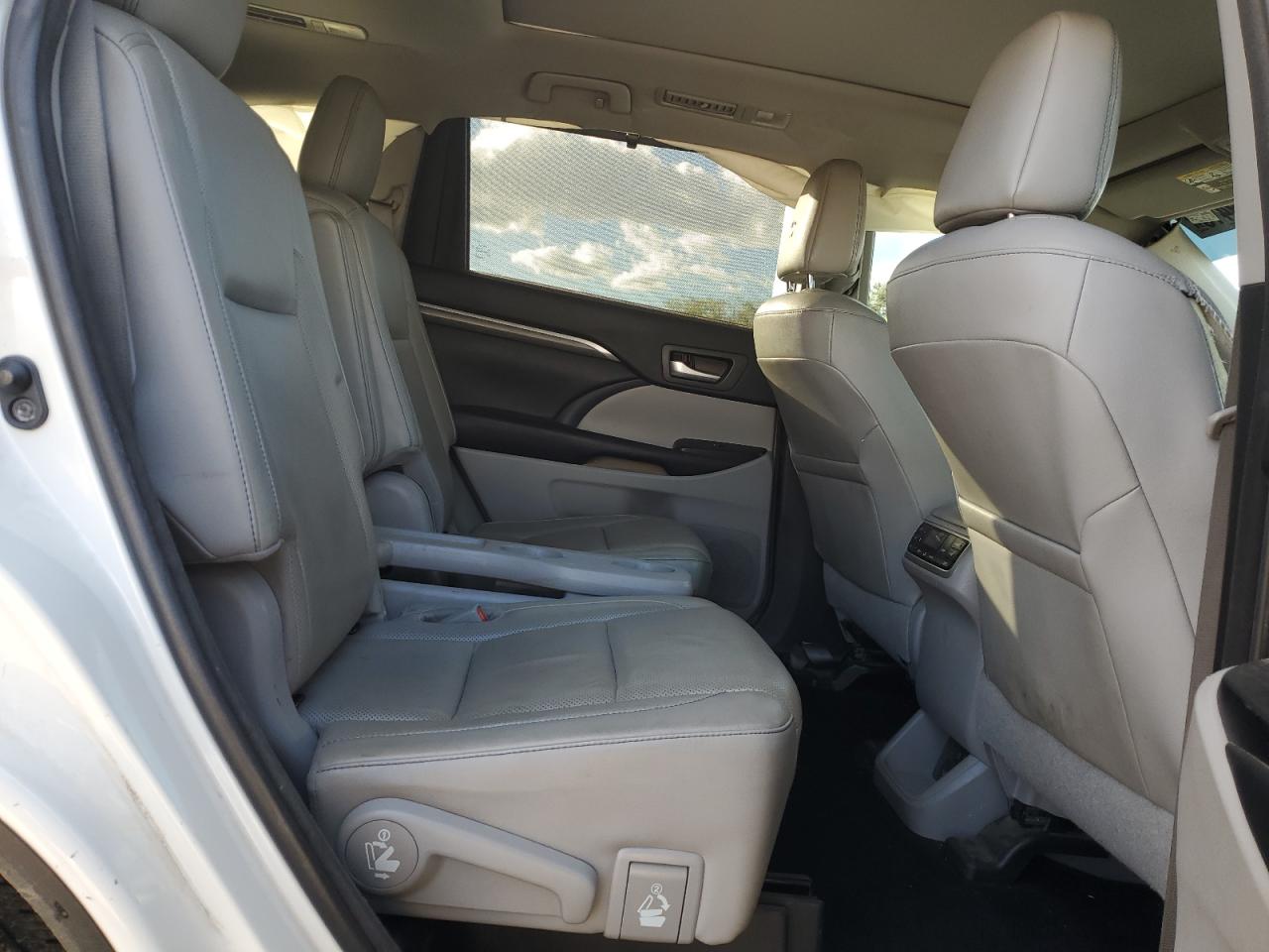 TOYOTA HIGHLANDER LIMITED