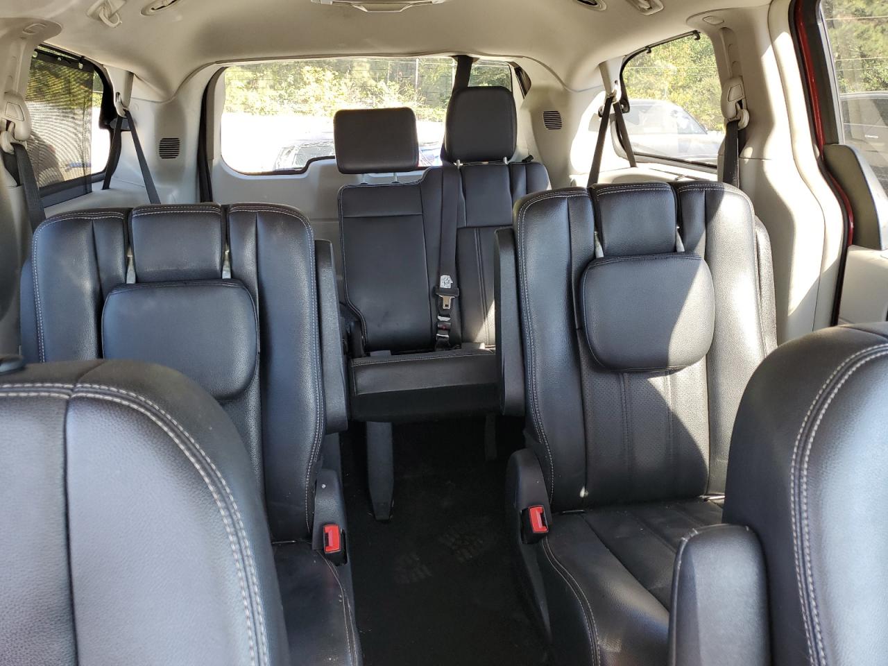 CHRYSLER TOWN & COUNTRY TOURING L