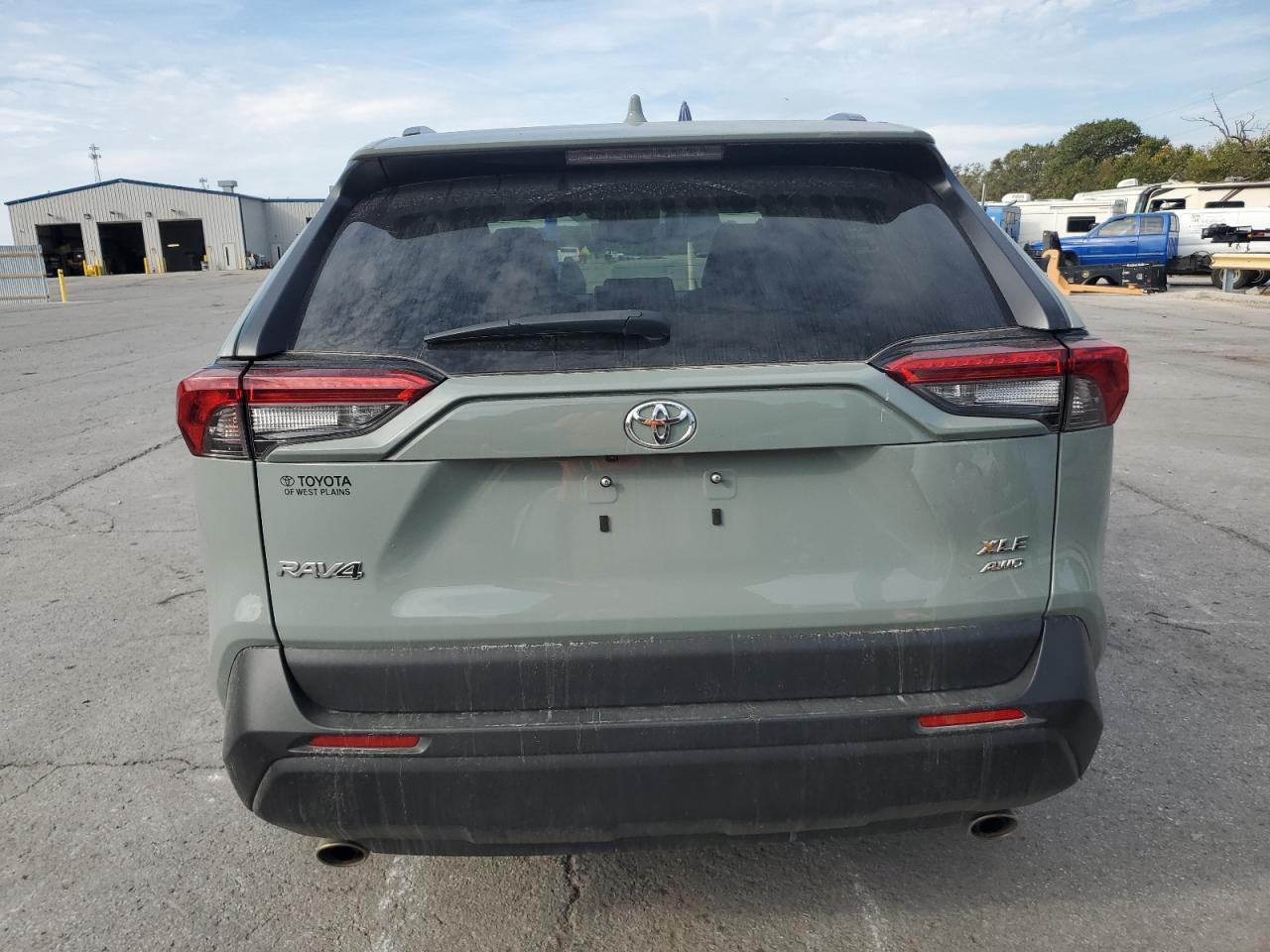 TOYOTA RAV4 XLE PREMIUM