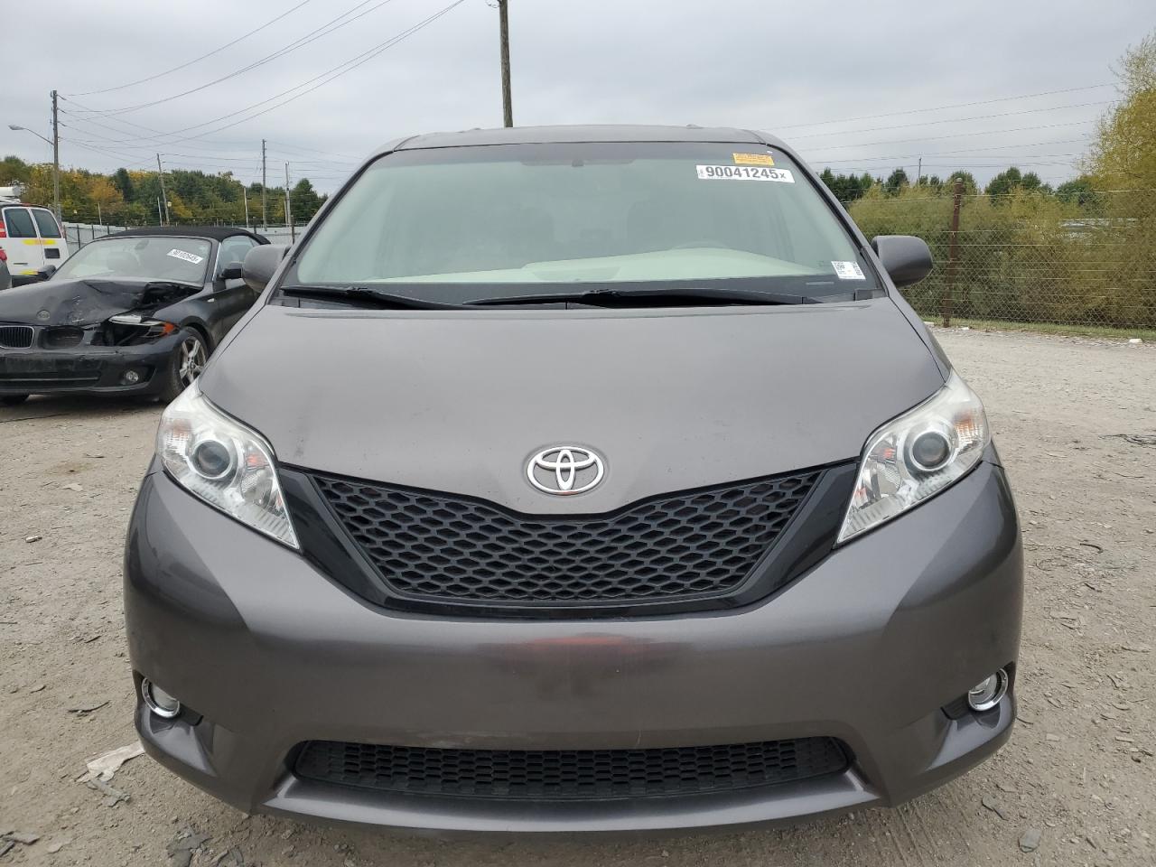 TOYOTA SIENNA XLE