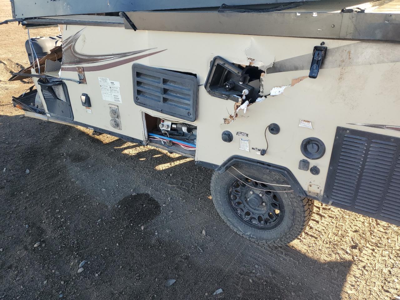 Lot #3277492607 2019 FRRV ROCKWOOD