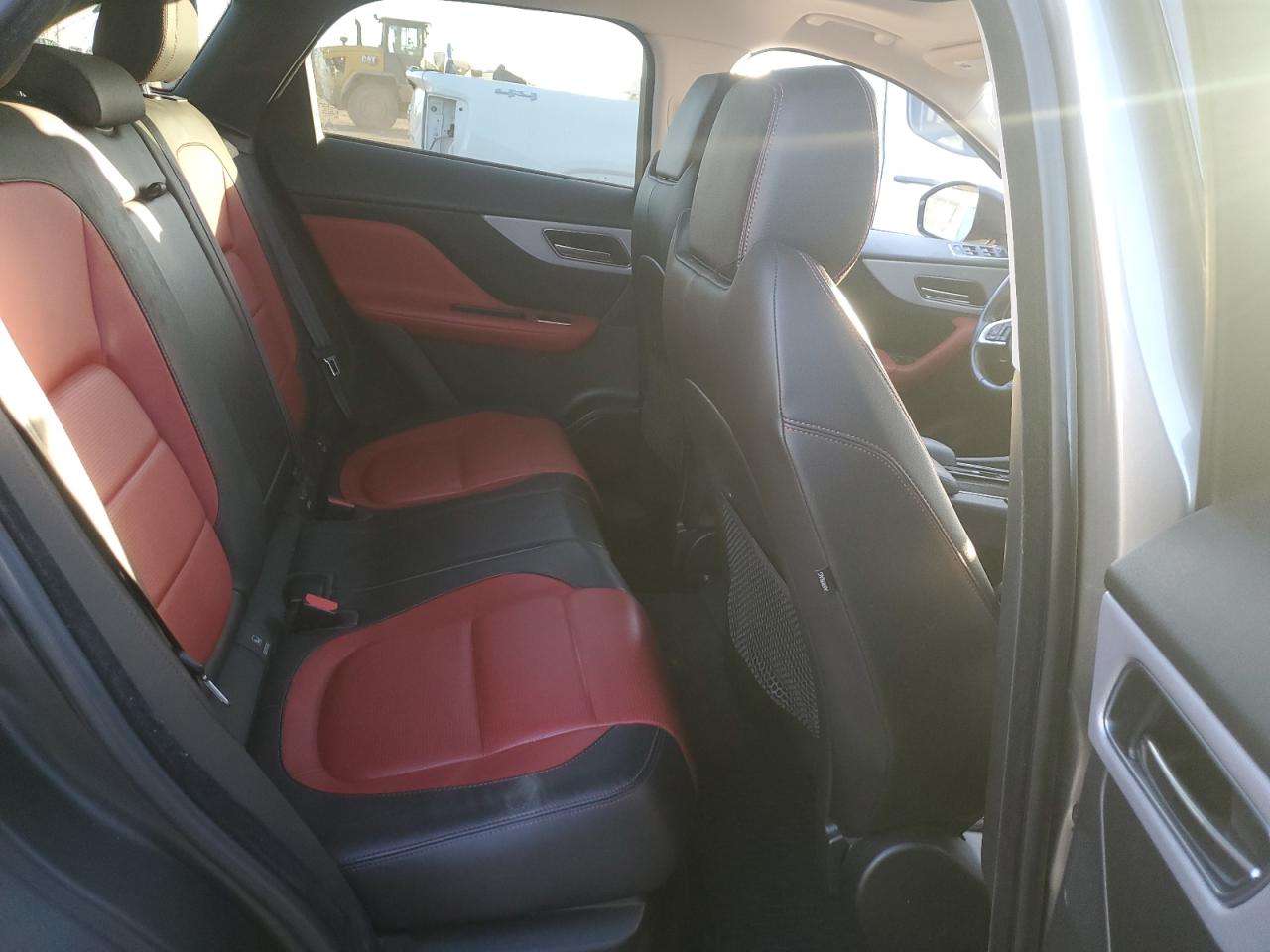 JAGUAR F-PACE R - SPORT