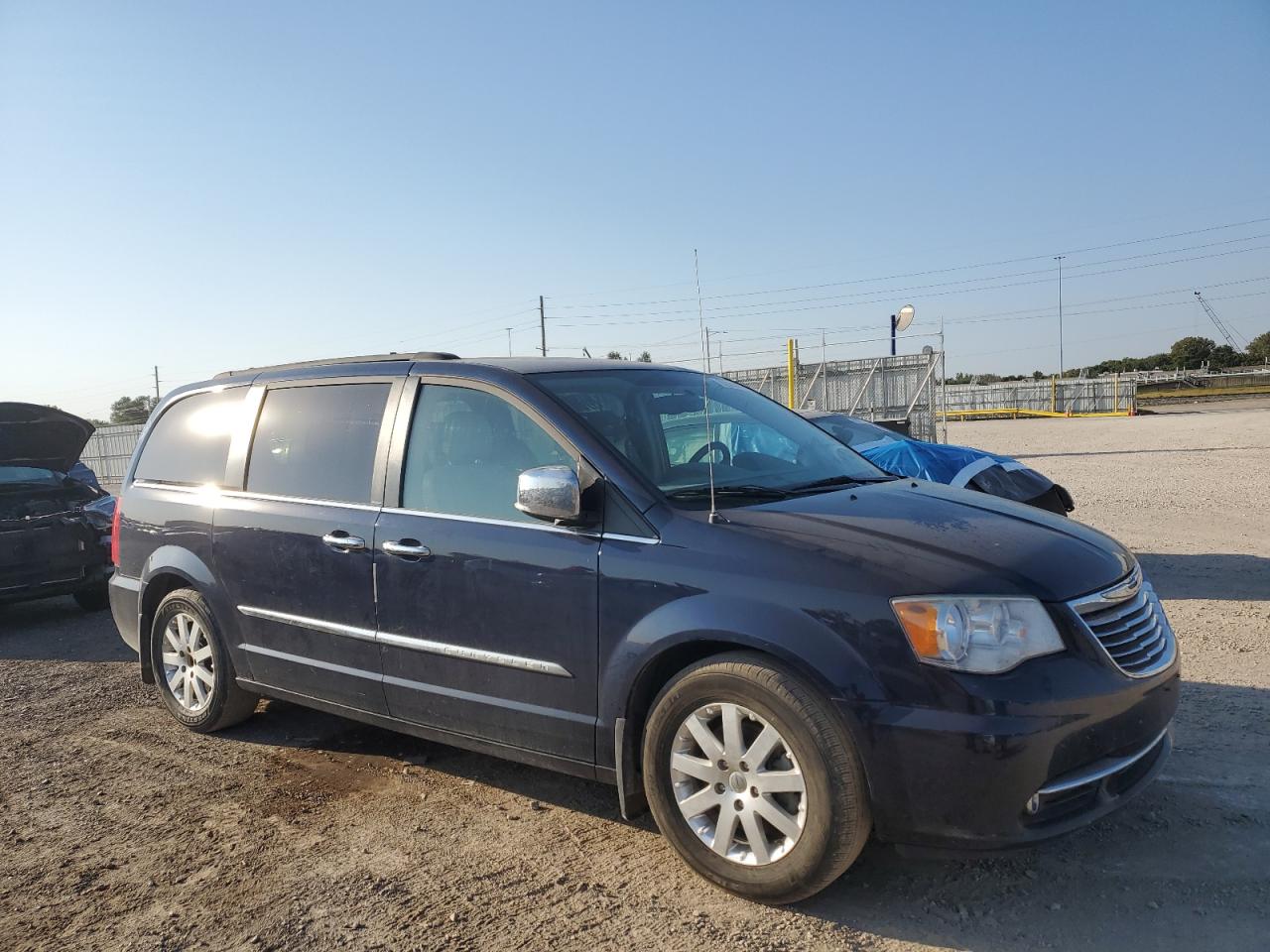 CHRYSLER TOWN & COUNTRY TOURING L
