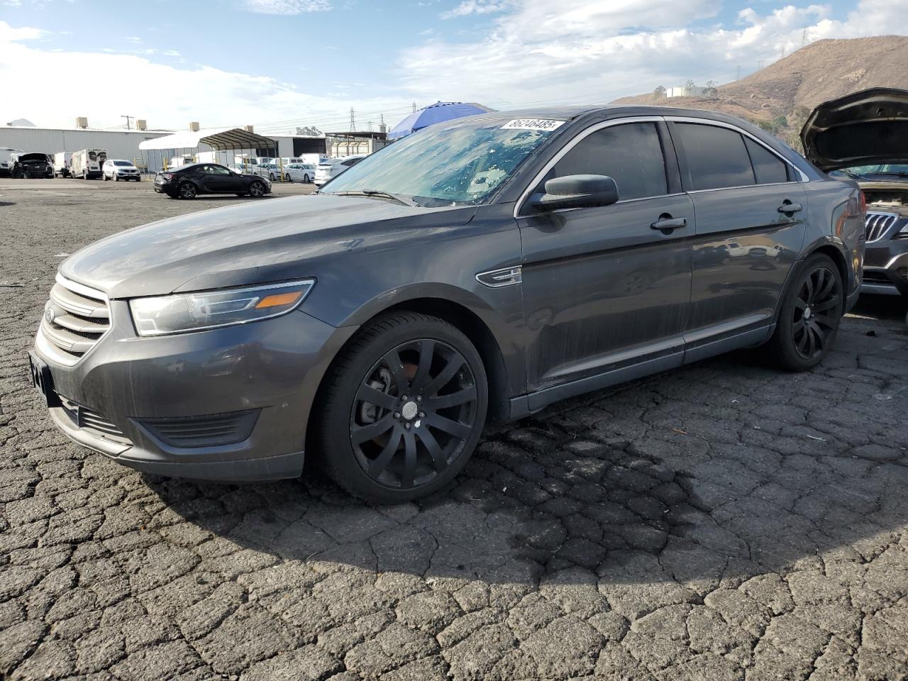 Lot #3269750696 2018 FORD TAURUS SE