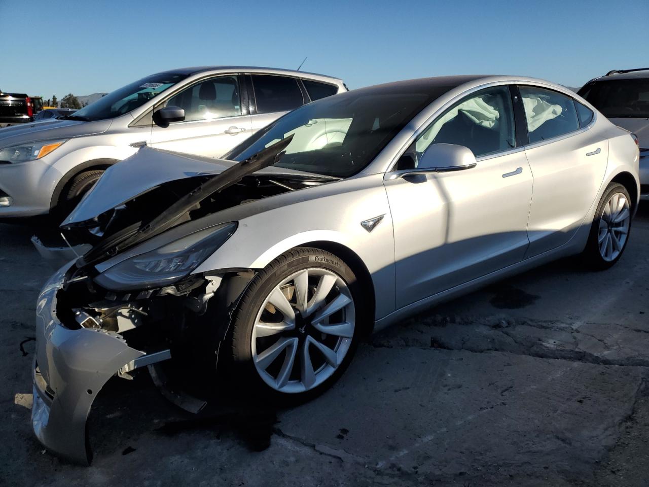 TESLA MODEL 3