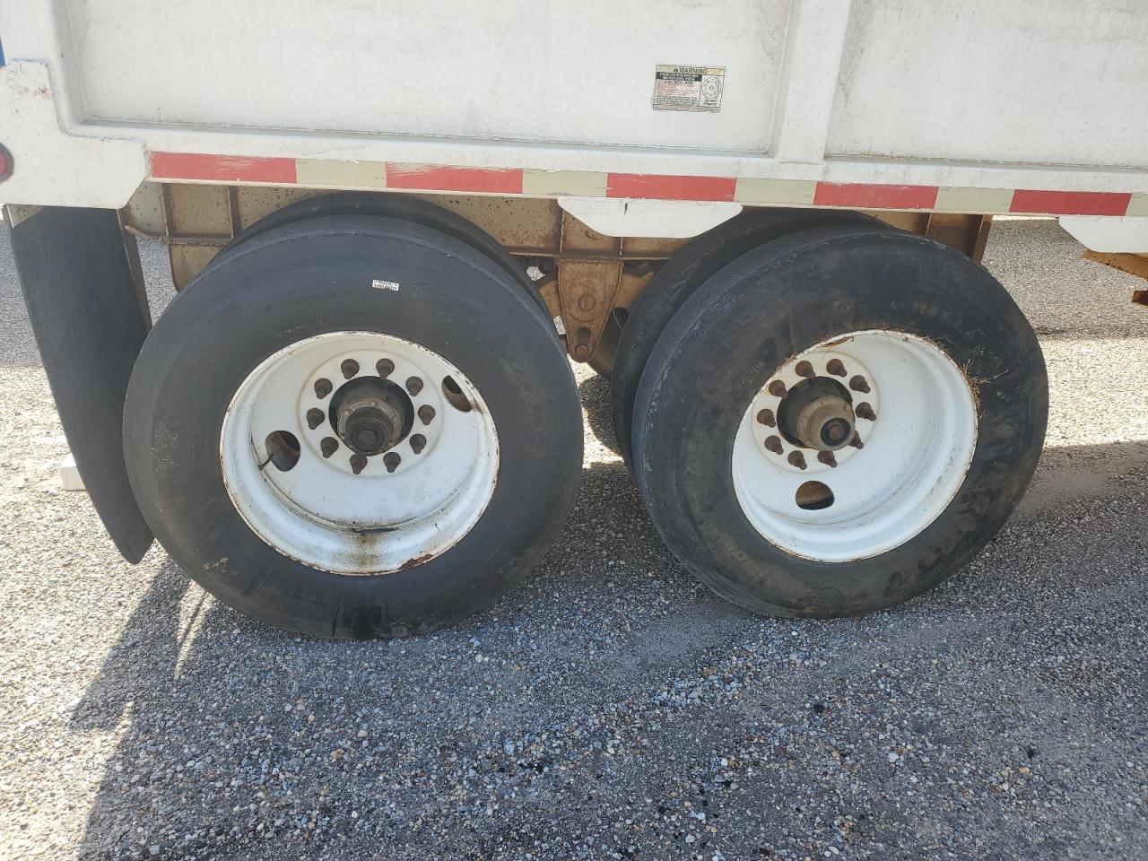 Lot #3301709361 2010 KBH HOPPER