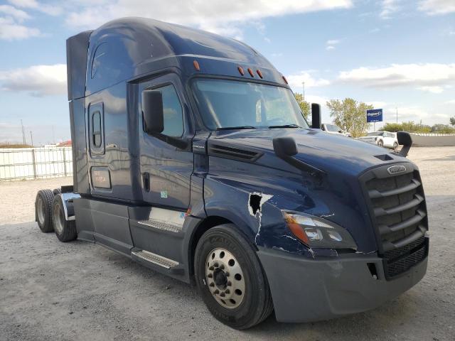 Global Auto Auctions: 2018 FREIGHTLINER CASCADIA 1