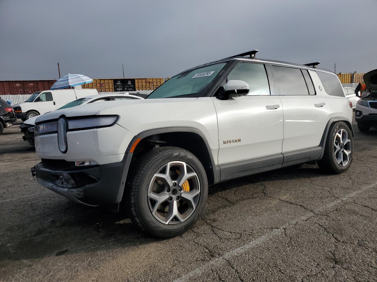 RIVIAN R1S ADVENTURE