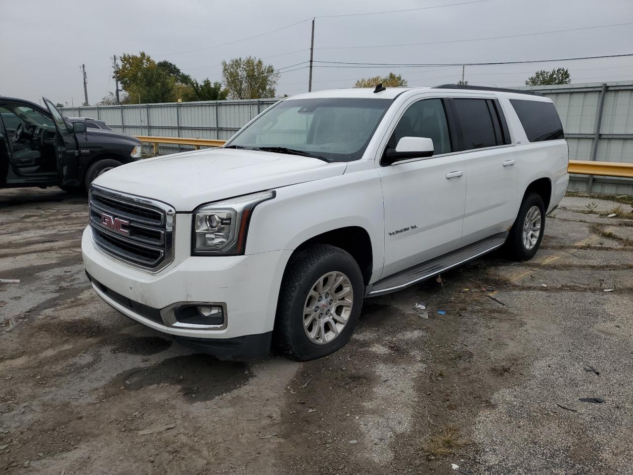 GMC YUKON C1500 SLT