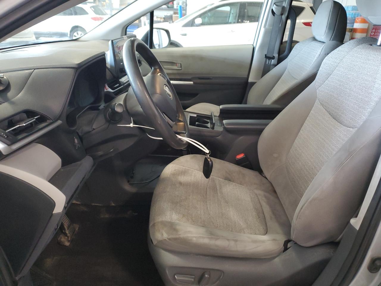 Lot #3266915045 2021 TOYOTA SIENNA LE