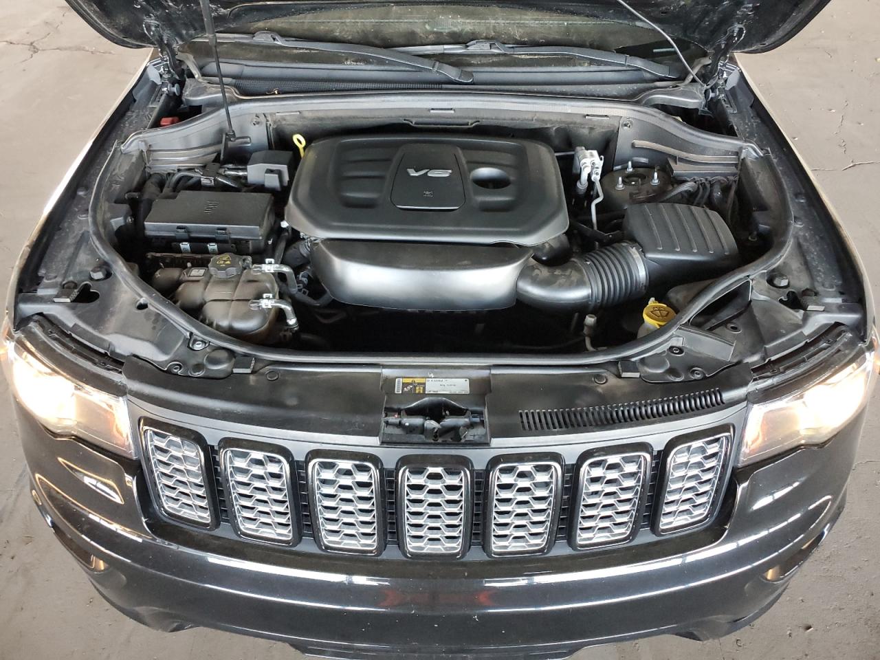 JEEP GRAND CHEROKEE LAREDO