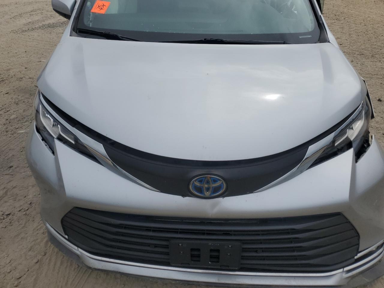 TOYOTA SIENNA XLE