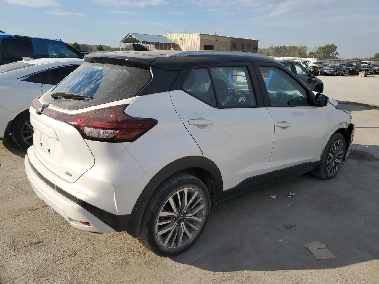 NISSAN KICKS SV