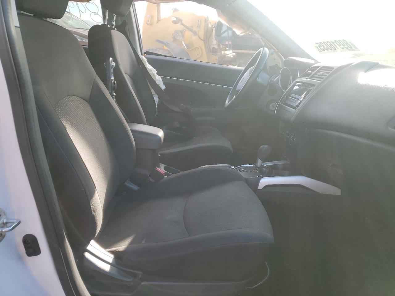 MITSUBISHI OUTLANDER ES