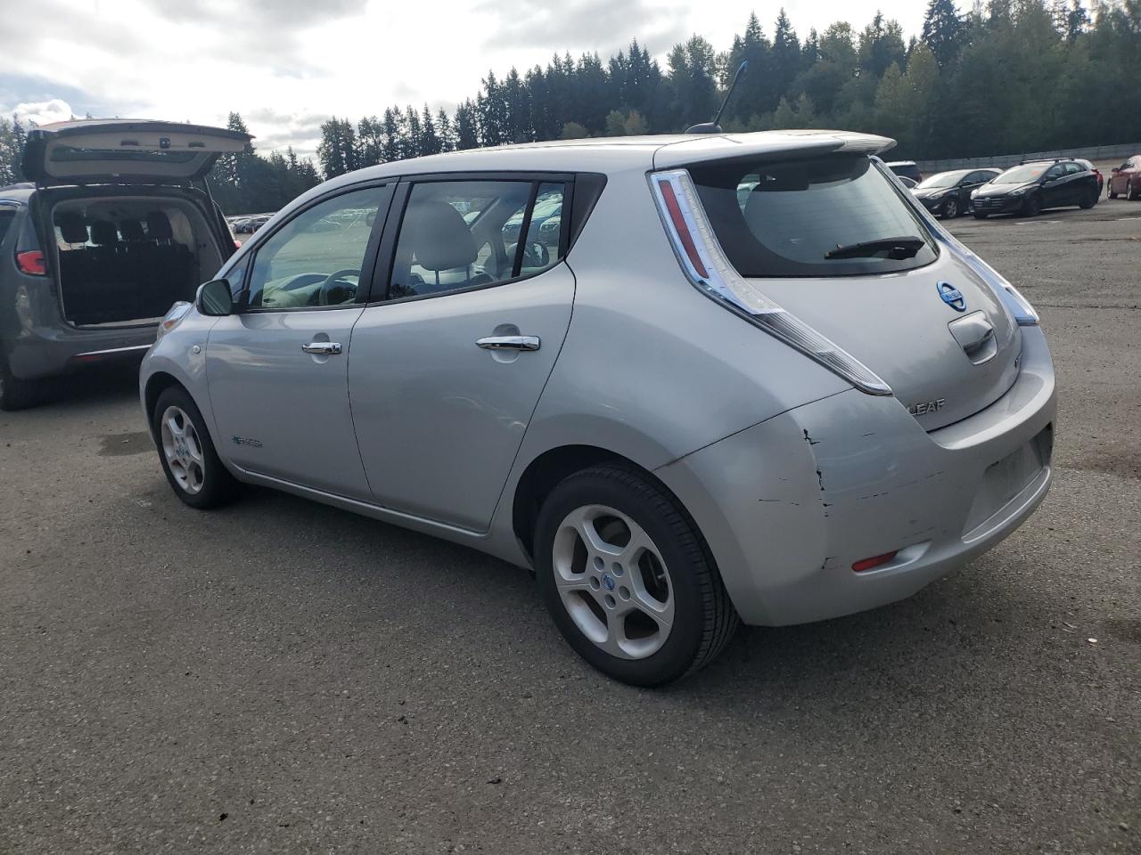 NISSAN LEAF SV