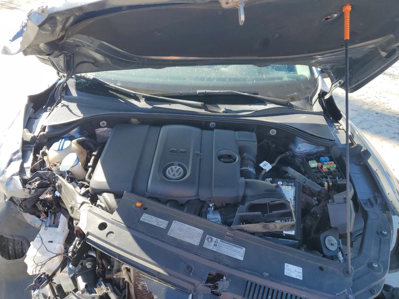 VOLKSWAGEN PASSAT SE