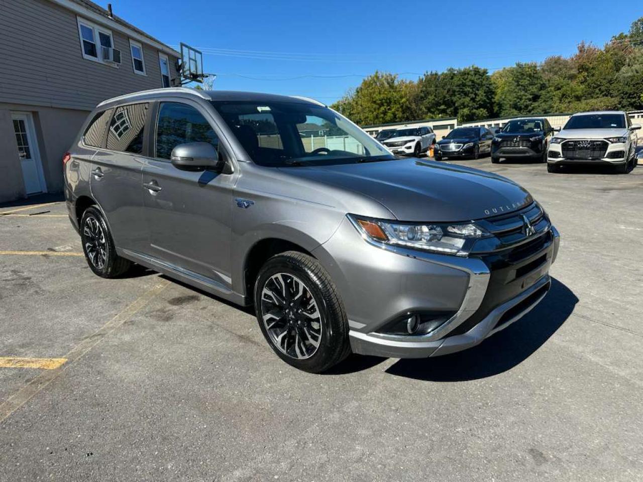 MITSUBISHI OUTLANDER SE