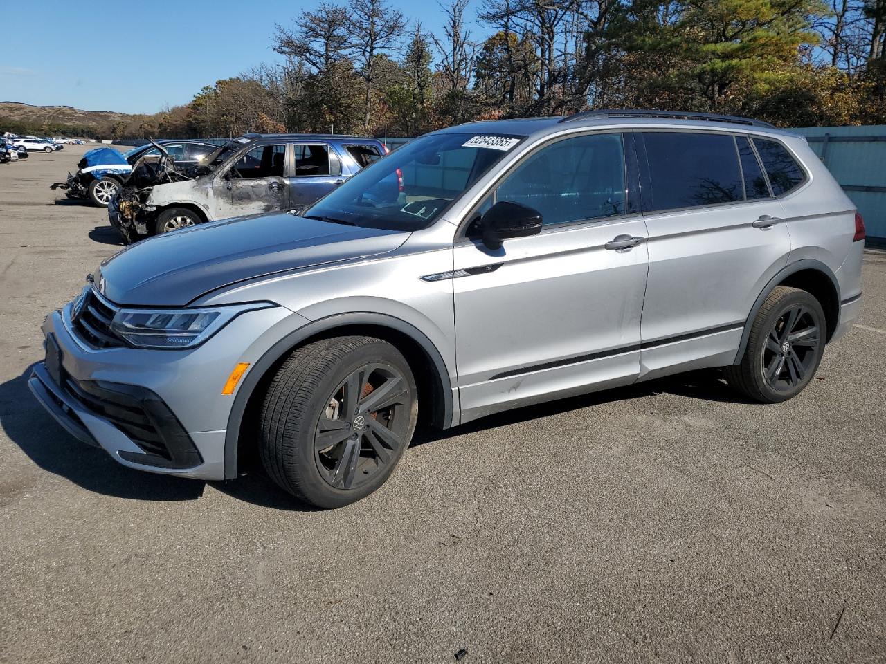 VOLKSWAGEN TIGUAN SE R-LINE BLACK