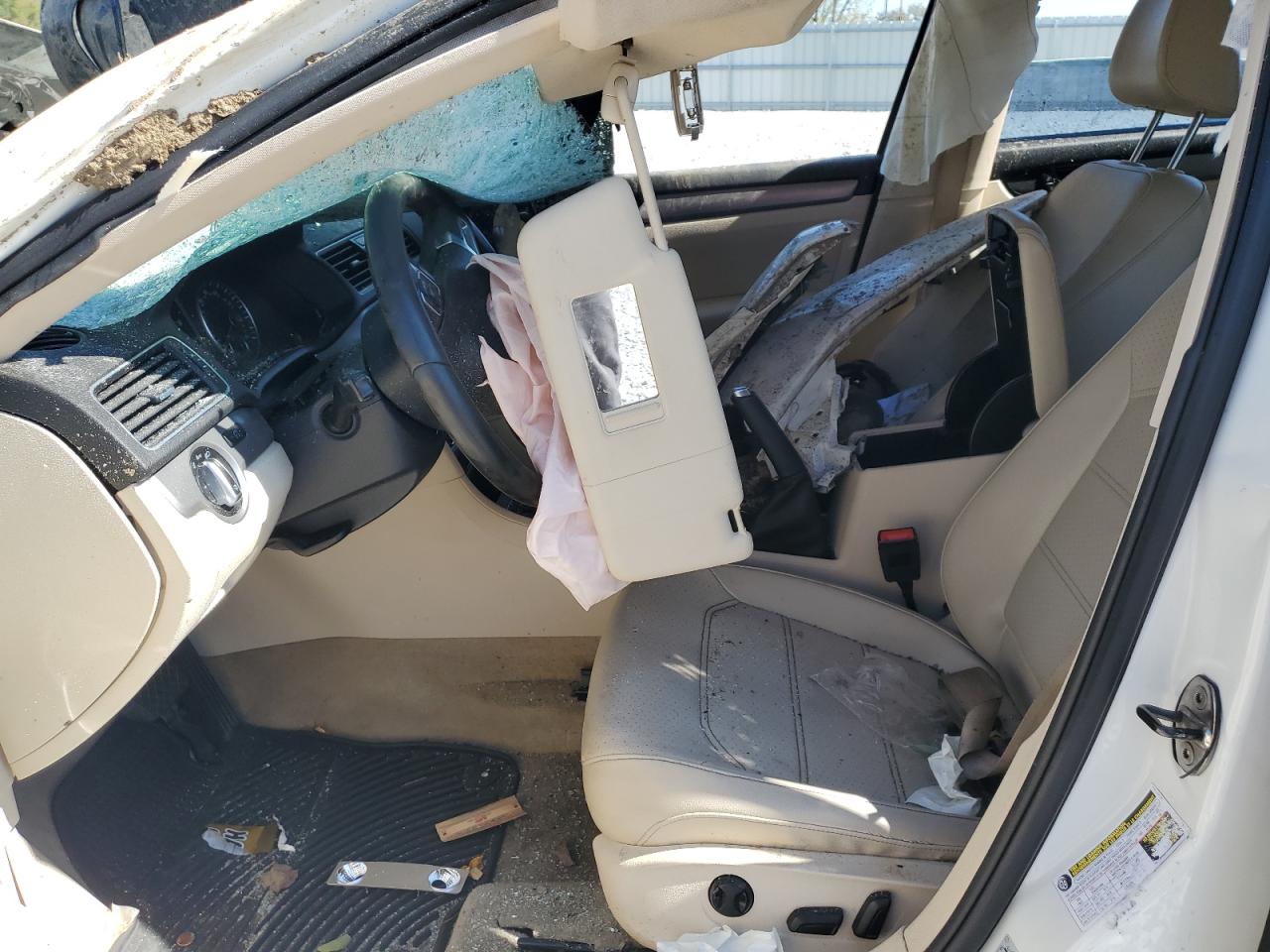 VOLKSWAGEN PASSAT SE