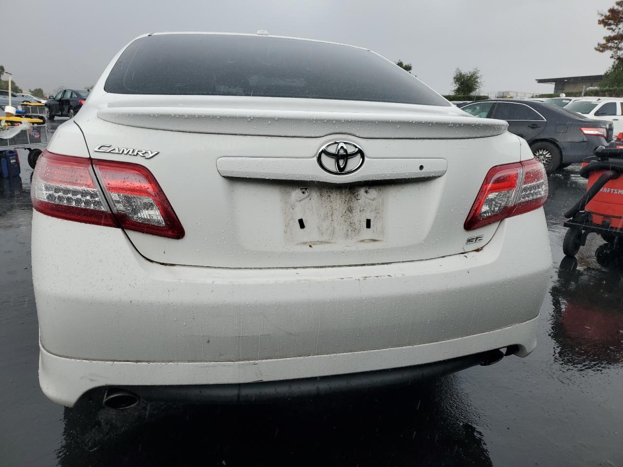 TOYOTA CAMRY SE