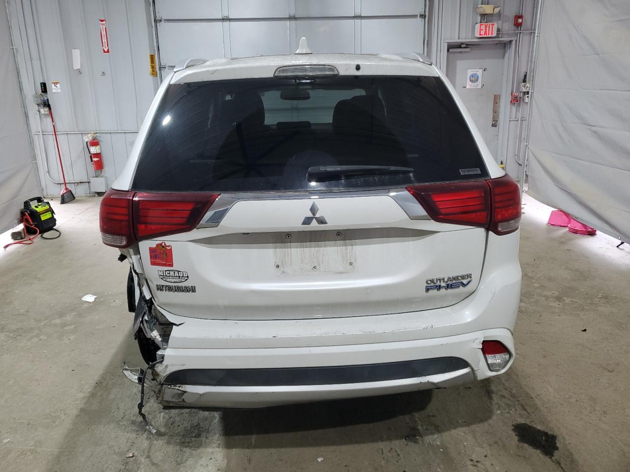 MITSUBISHI OUTLANDER SE