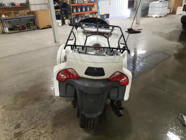2011 CAN-AM SPYDER ROA 2BXJBDC13BV000228