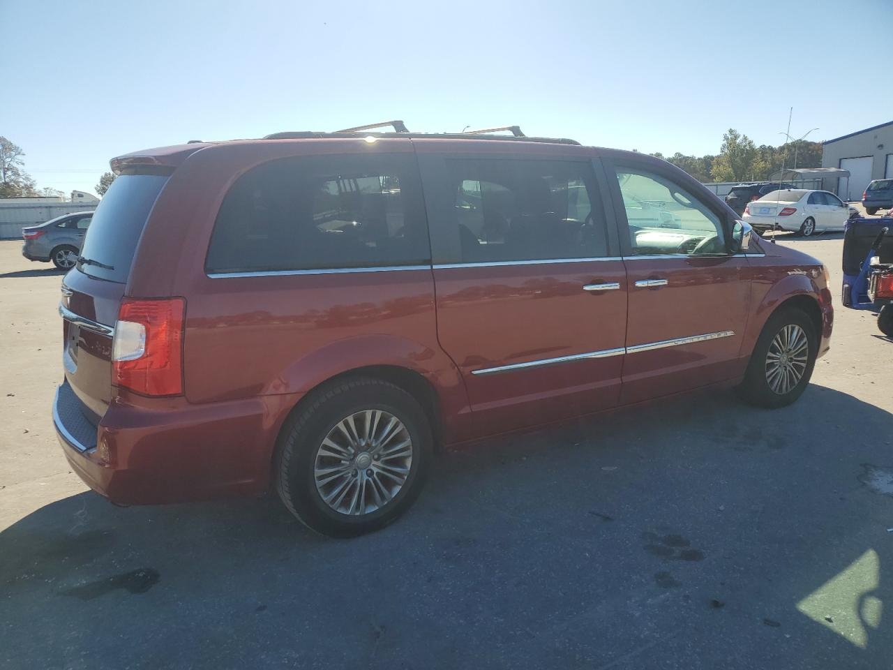 CHRYSLER TOWN & COUNTRY TOURING L