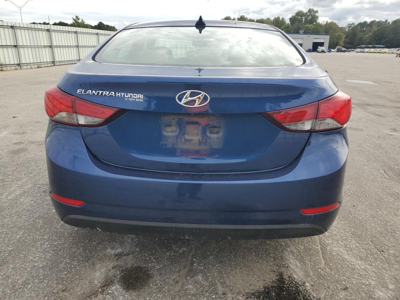 HYUNDAI ELANTRA SE