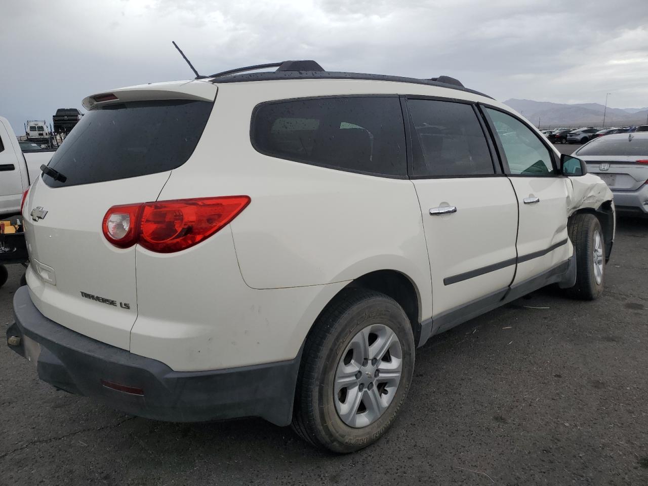CHEVROLET TRAVERSE LS