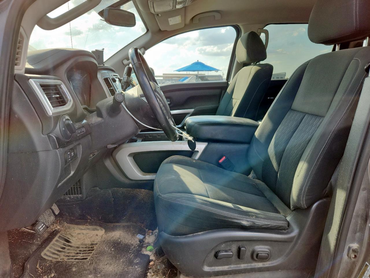 NISSAN TITAN PLATINUM RESERVE