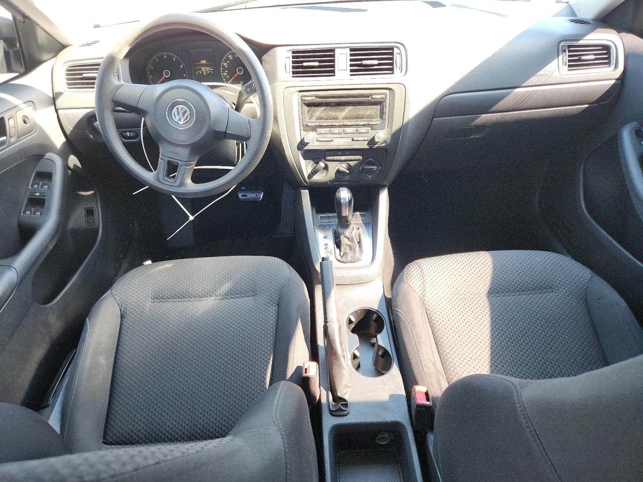 VOLKSWAGEN JETTA BASE