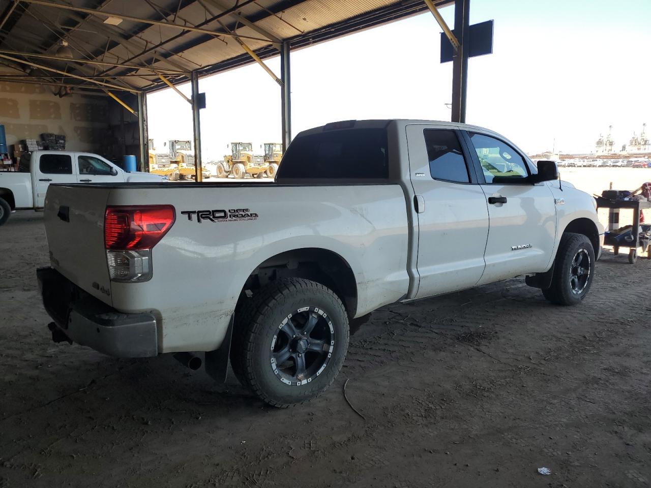 TOYOTA TUNDRA DOUBLE CAB SR5