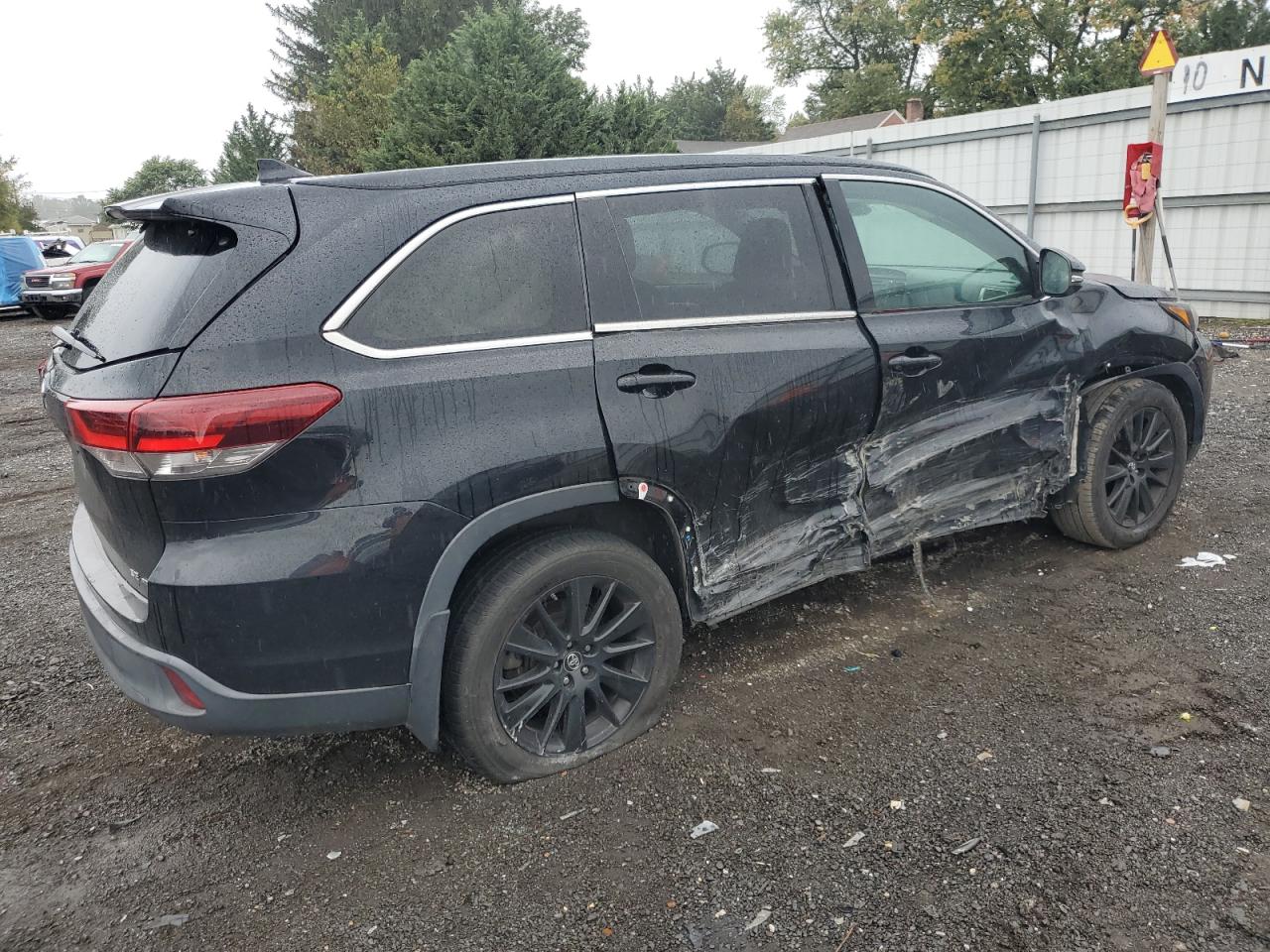 TOYOTA HIGHLANDER SE