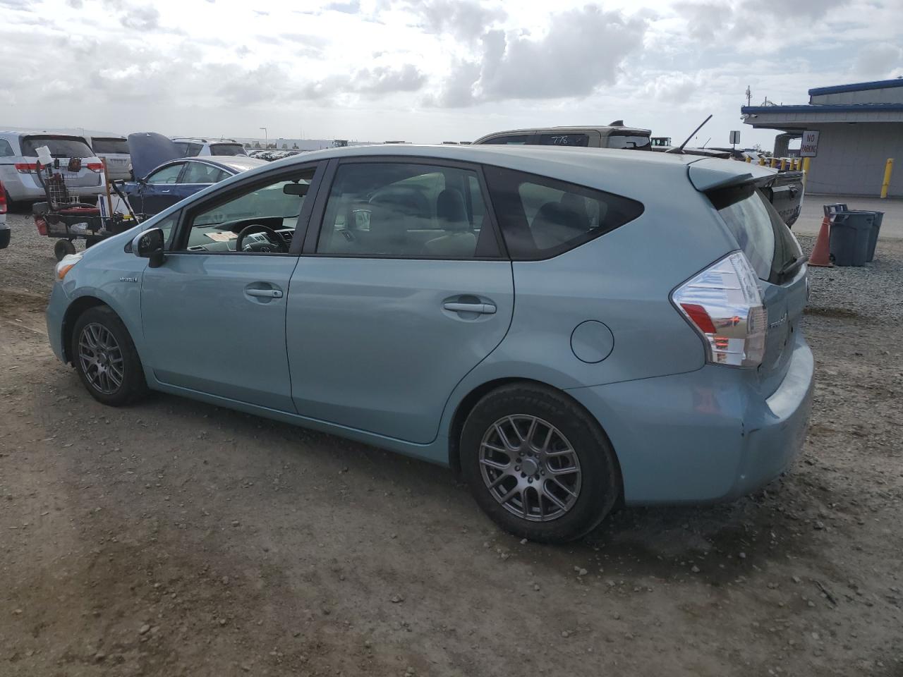 TOYOTA PRIUS V