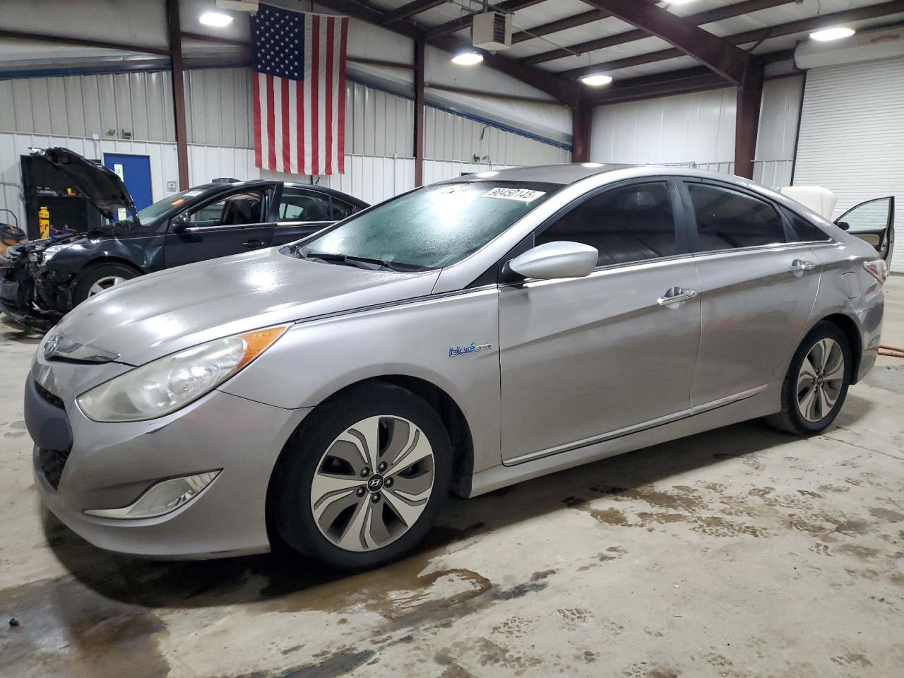HYUNDAI SONATA HYBRID
