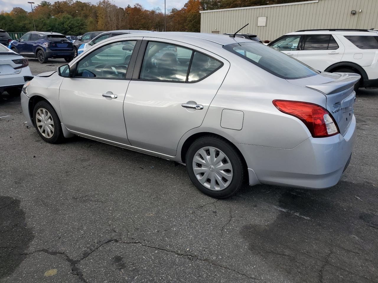 NISSAN VERSA S