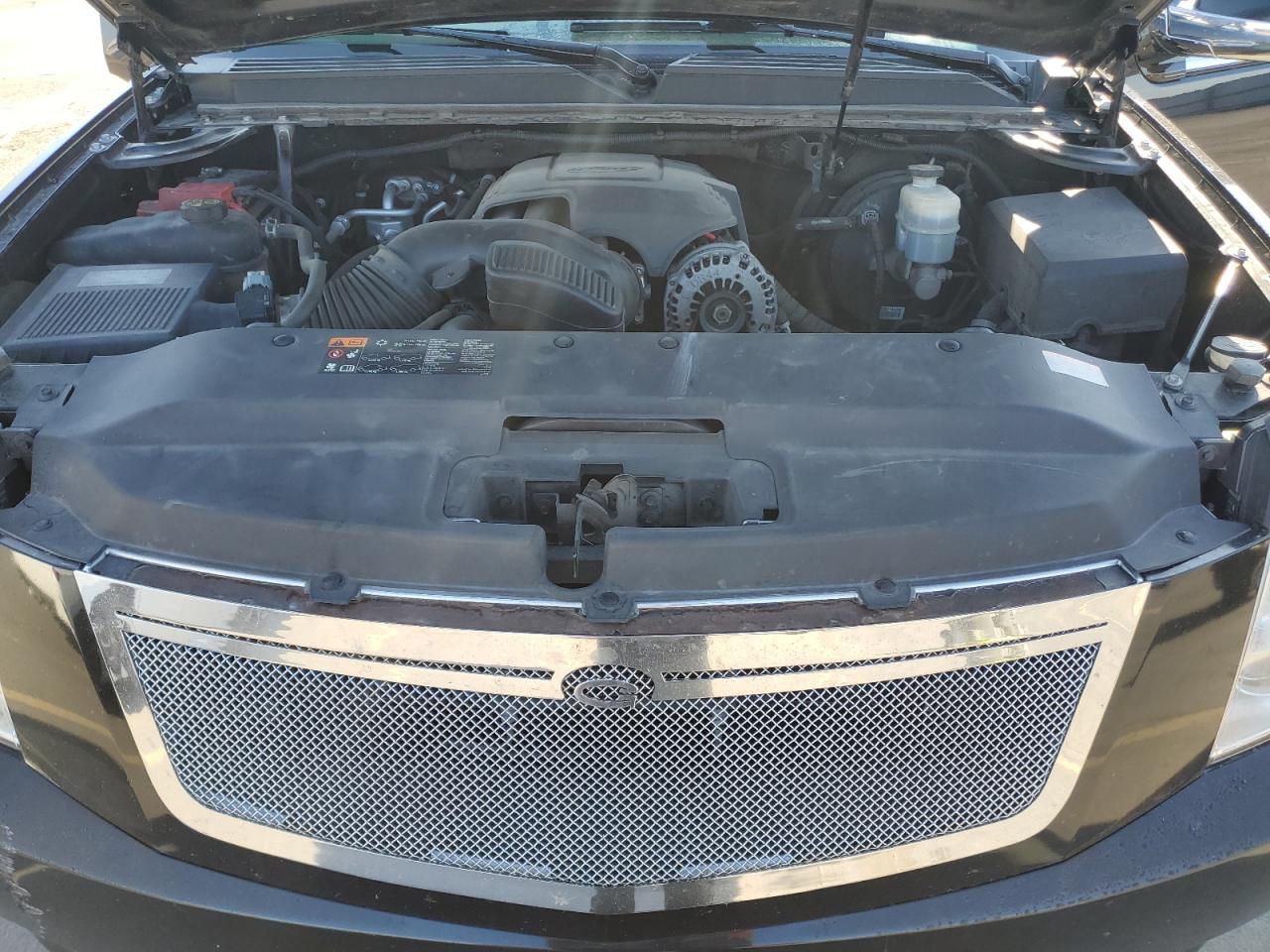 CADILLAC ESCALADE LUXURY