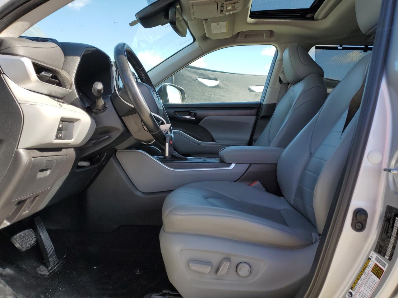 TOYOTA HIGHLANDER HYBRID XLE