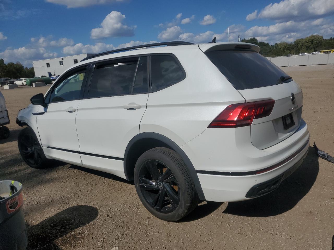 VOLKSWAGEN TIGUAN SE R-LINE BLACK