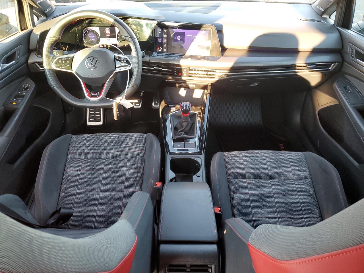 VOLKSWAGEN GOLF GTI SE