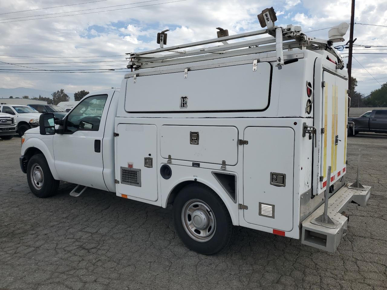 FORD F-350 SUPER DUTY